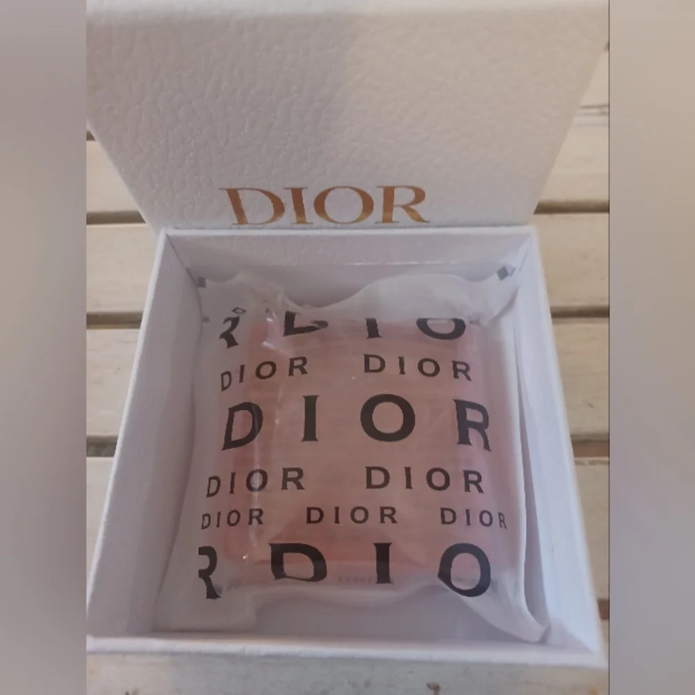 DIOR SCENT TO GO NEW JOE MALONE FRAGRANCE - Picture 1 of 3